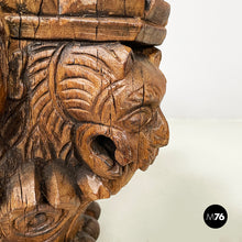 Charger l'image dans la galerie, Capitals in engrave wood, 1600s