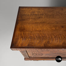 画像をギャラリービューアに読み込む, Chest in engraved wood, 1930s