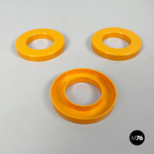 画像をギャラリービューアに読み込む, Orange rings for the perpetual wall calendar by Ring A Date, 2020s