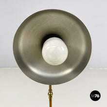画像をギャラリービューアに読み込む, Adjustable table lamp in gold and green metal, 1950s
