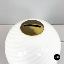 画像をギャラリービューアに読み込む, Table lamp in opaline Murano glass and brass, 1970s