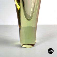 画像をギャラリービューアに読み込む, Green and pink Murano glass vase, 1970s