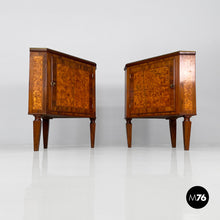 将图片加载到图库查看器,Corner wood consoles with black marble top, 1700s