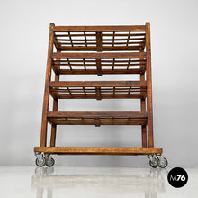 画像をギャラリービューアに読み込む, Wooden cart, 1920s