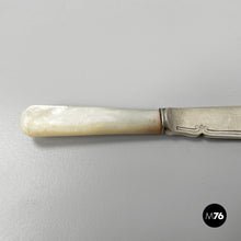 将图片加载到图库查看器,Knifes by Mappin and Weeb, 1950s