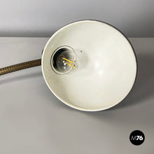 画像をギャラリービューアに読み込む, Table lamp with clamp in black metal and brass, 1970s