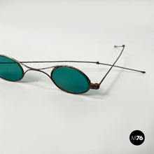 画像をギャラリービューアに読み込む, Sunglasses in green glass and metal, mid 1900s