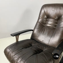 画像をギャラリービューアに読み込む, Reclining armchairs and pouf by De Sede, 1970s