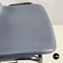 画像をギャラリービューアに読み込む, Stackable chairs in grey plastic and black metal, 2000s