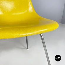 画像をギャラリービューアに読み込む, Shell Chairs by Charles and Ray Eames for Herman Miller, 1970s