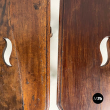 画像をギャラリービューアに読み込む, Stools in finely crafted wood, 1600-1800s