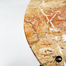 画像をギャラリービューアに読み込む, Coffee table in red marble, black metal and brass, 1960s