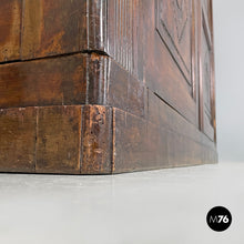 画像をギャラリービューアに読み込む, Two-door wooden wardrobe with decorations, early 1800s