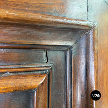 将图片加载到图库查看器,Baroque wardrobe in wood with doors, 1700s