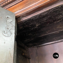 将图片加载到图库查看器,Baroque wardrobe in wood with doors, 1700s