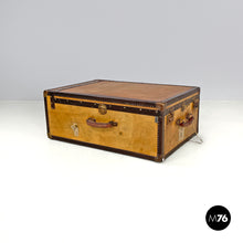 画像をギャラリービューアに読み込む, Leather and cardboard travel trunk, early 1900s