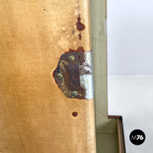 画像をギャラリービューアに読み込む, Leather and cardboard travel trunk, early 1900s