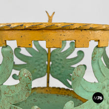 画像をギャラリービューアに読み込む, Green and yellow wrought iron vase holder with decorations, 1900s