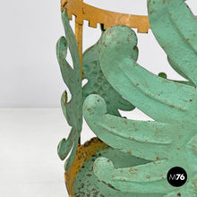 画像をギャラリービューアに読み込む, Green and yellow wrought iron vase holder with decorations, 1900s