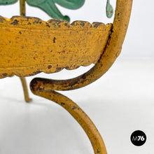 画像をギャラリービューアに読み込む, Green and yellow wrought iron vase holder with decorations, 1900s