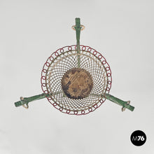 画像をギャラリービューアに読み込む, White and green wrought iron vase holders with decorative dragons, 1900s