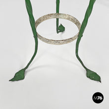 画像をギャラリービューアに読み込む, White and green wrought iron vase holders with decorative dragons, 1900s