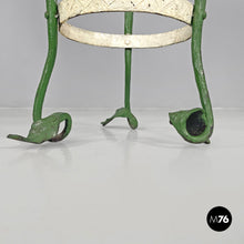 画像をギャラリービューアに読み込む, White and green wrought iron vase holders with decorative dragons, 1900s