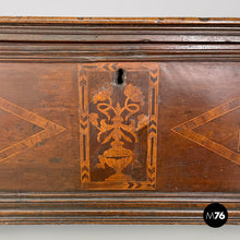 画像をギャラリービューアに読み込む, Wooden chest with inlays and folding top, early 1800s