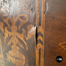 画像をギャラリービューアに読み込む, Wooden chest with inlays and folding top, early 1800s