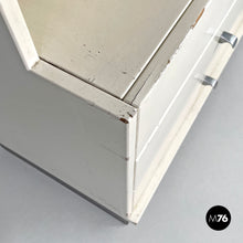 画像をギャラリービューアに読み込む, White wooden bedside table with shaped top, 1980s