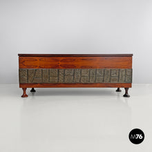 画像をギャラリービューアに読み込む, Wooden chest with decorated embossed copper band by Santambrogio and De Berti, 1960s