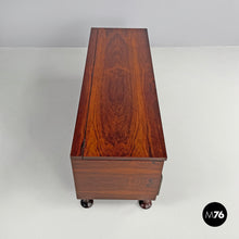 画像をギャラリービューアに読み込む, Wooden chest with decorated embossed copper band by Santambrogio and De Berti, 1960s