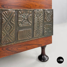 画像をギャラリービューアに読み込む, Wooden chest with decorated embossed copper band by Santambrogio and De Berti, 1960s