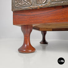 画像をギャラリービューアに読み込む, Wooden chest with decorated embossed copper band by Santambrogio and De Berti, 1960s