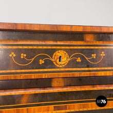 画像をギャラリービューアに読み込む, Wooden chest of drawers with inlay decorations, early 1800s