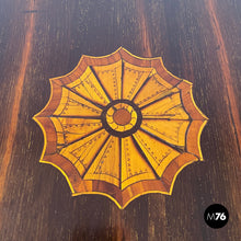 画像をギャラリービューアに読み込む, Wooden chest of drawers with inlay decorations, early 1800s