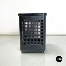 画像をギャラリービューアに読み込む, Office bins in black metal and plastic by Neolt, 1980s