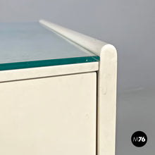 画像をギャラリービューアに読み込む, White wooden chest of drawers, 1980s