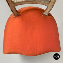画像をギャラリービューアに読み込む, Green and gold wooden chairs with orange cushions, 1700s