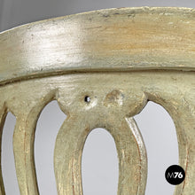 画像をギャラリービューアに読み込む, Green and gold wooden chairs with orange cushions, 1700s