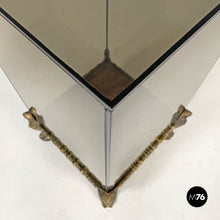 画像をギャラリービューアに読み込む, Wood and glass coffee tables or pedestals, 1970s