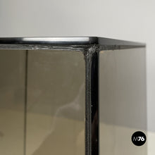 画像をギャラリービューアに読み込む, Wood and glass coffee tables or pedestals, 1970s