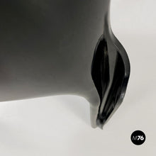 画像をギャラリービューアに読み込む, Glossy black plastic Selene chairs by Vico Magistretti for Artemide, 1960s