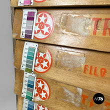 画像をギャラリービューアに読み込む, Wooden chest of drawers and colored threads by Cucirini Tre Stelle, 1960s