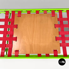 画像をギャラリービューアに読み込む, Green metal daybed and red straps, 1980s