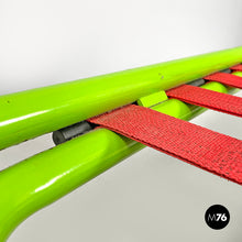 画像をギャラリービューアに読み込む, Green metal daybed and red straps, 1980s