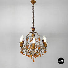 画像をギャラリービューアに読み込む, Amber glass drop chandelier in golden metal, 1930s
