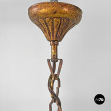 画像をギャラリービューアに読み込む, Amber glass drop chandelier in golden metal, 1930s