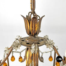 画像をギャラリービューアに読み込む, Amber glass drop chandelier in golden metal, 1930s
