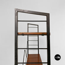 画像をギャラリービューアに読み込む, Self-supporting, black metal, wood and brass String bookcase, 1960s